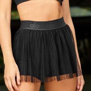 Alo Yoga flirty mesh black skirt